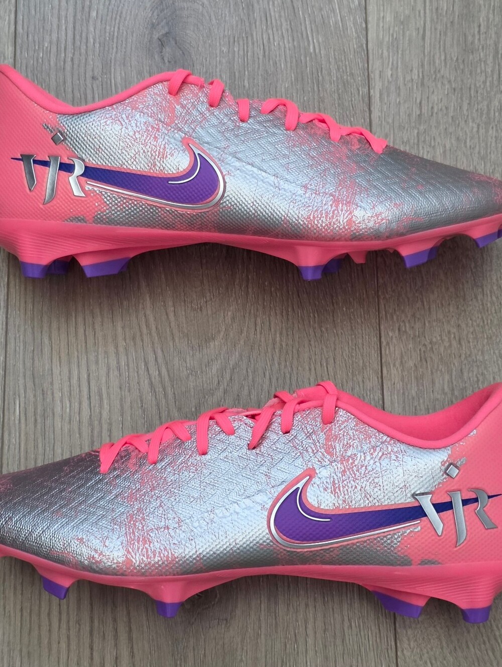 Nike Mercurial Vapor 16 Academy Vini Jr. MG Soccer Cleats IM3645-640 M 7.5 / W 9